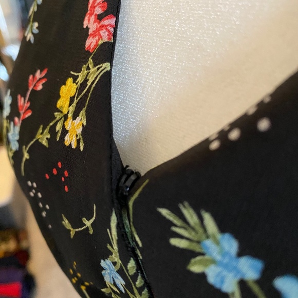 Mi Ami Short Sleeve Floral Wrap Blouse - Picture 3 of 8